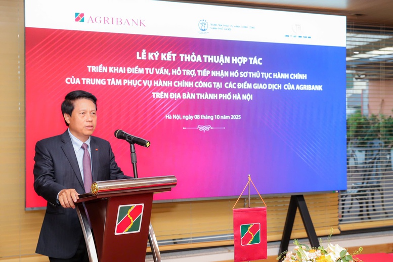 Phó Thống đốc Ngân hàng Nhà nước Phạm Tiến Dũng đánh giá cao sáng kiến của Agribank và Trung tâm Phục vụ hành chính công TP. Hà Nội - Ảnh: VGP/HT Phó Thống đốc Ngân hàng Nhà nước Phạm Tiến Dũng đánh giá cao sáng kiến của Agribank và Trung tâm Phục vụ hành chính công TP. Hà Nội - Ảnh: VGP/HT