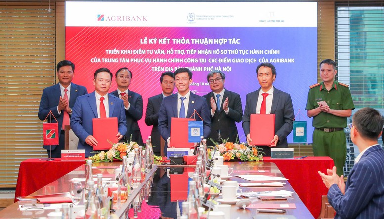 Agribank tiên phong mô hình “3 bên – 1 điểm chạm”, đưa dịch vụ công đến gần người dân