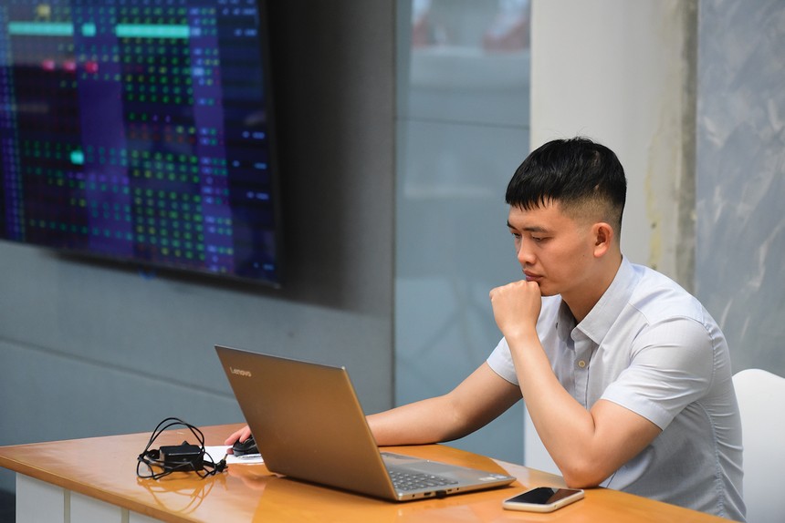 Những cổ phiếu đáng chú ý trong phiên giao dịch 13/10