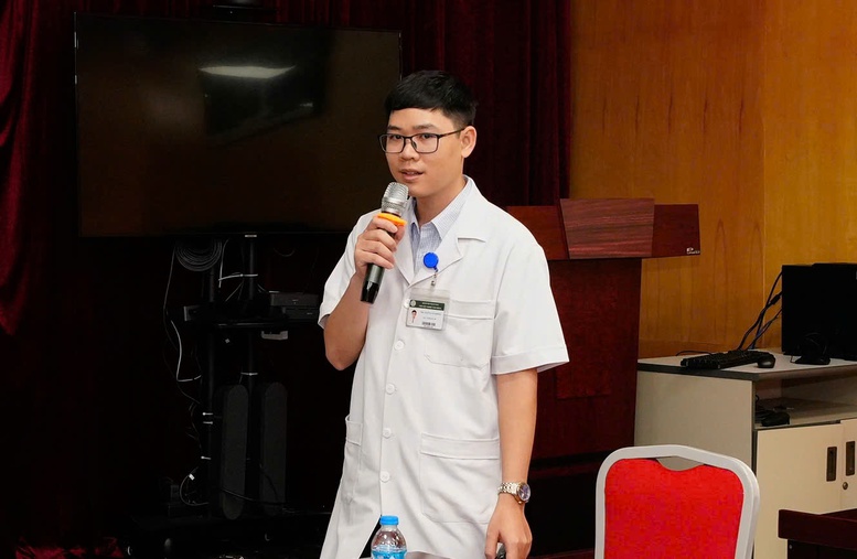BSNT Ngô Tuấn Khiêm, Viện Sức khoẻ tâm thần, Bệnh viện Bạch Mai thông tin về một số ca bệnh điển hình - Ảnh: VGP/HM BSNT Ngô Tuấn Khiêm, Viện Sức khoẻ tâm thần, Bệnh viện Bạch Mai thông tin về một số ca bệnh điển hình - Ảnh: VGP/HM