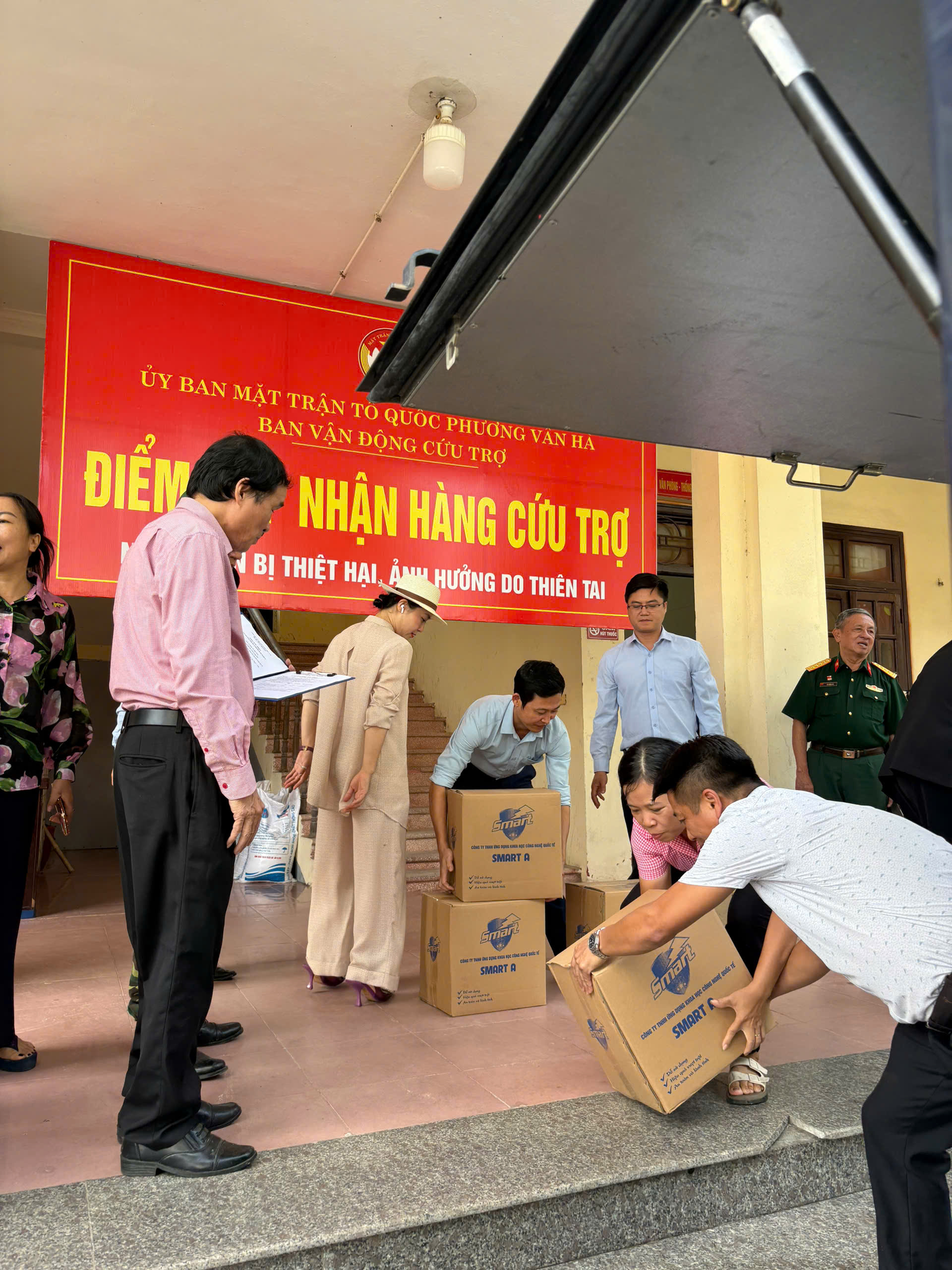 Đoàn công tác Hội Quân dân y Việt Nam trao tặng vật tư y tế cho UBND phường Vân Hà, tỉnh Bắc Ninh, chung tay hỗ trợ địa phương trong công tác chăm sóc, bảo vệ sức khỏe nhân dân. Đoàn công tác Hội Quân dân y Việt Nam trao tặng vật tư y tế cho UBND phường Vân Hà, tỉnh Bắc Ninh, chung tay hỗ trợ địa phương trong công tác chăm sóc, bảo vệ sức khỏe nhân dân.