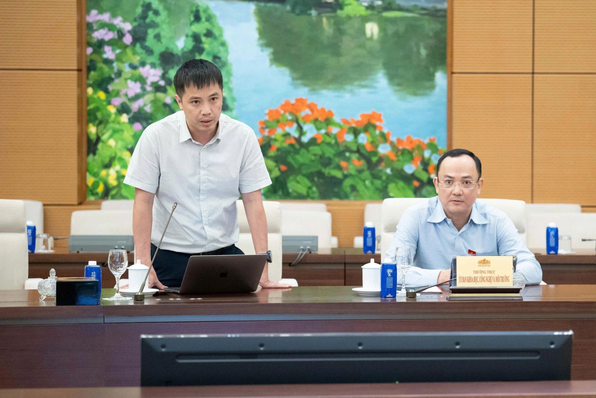 Chính phủ đề xuất bãi bỏ điều kiện kinh doanh của 21 ngành nghề