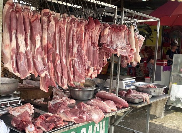TPHCM đề xuất thí điểm “Sàn giao dịch thịt lợn” TPHCM đề xuất thí điểm “Sàn giao dịch thịt lợn”