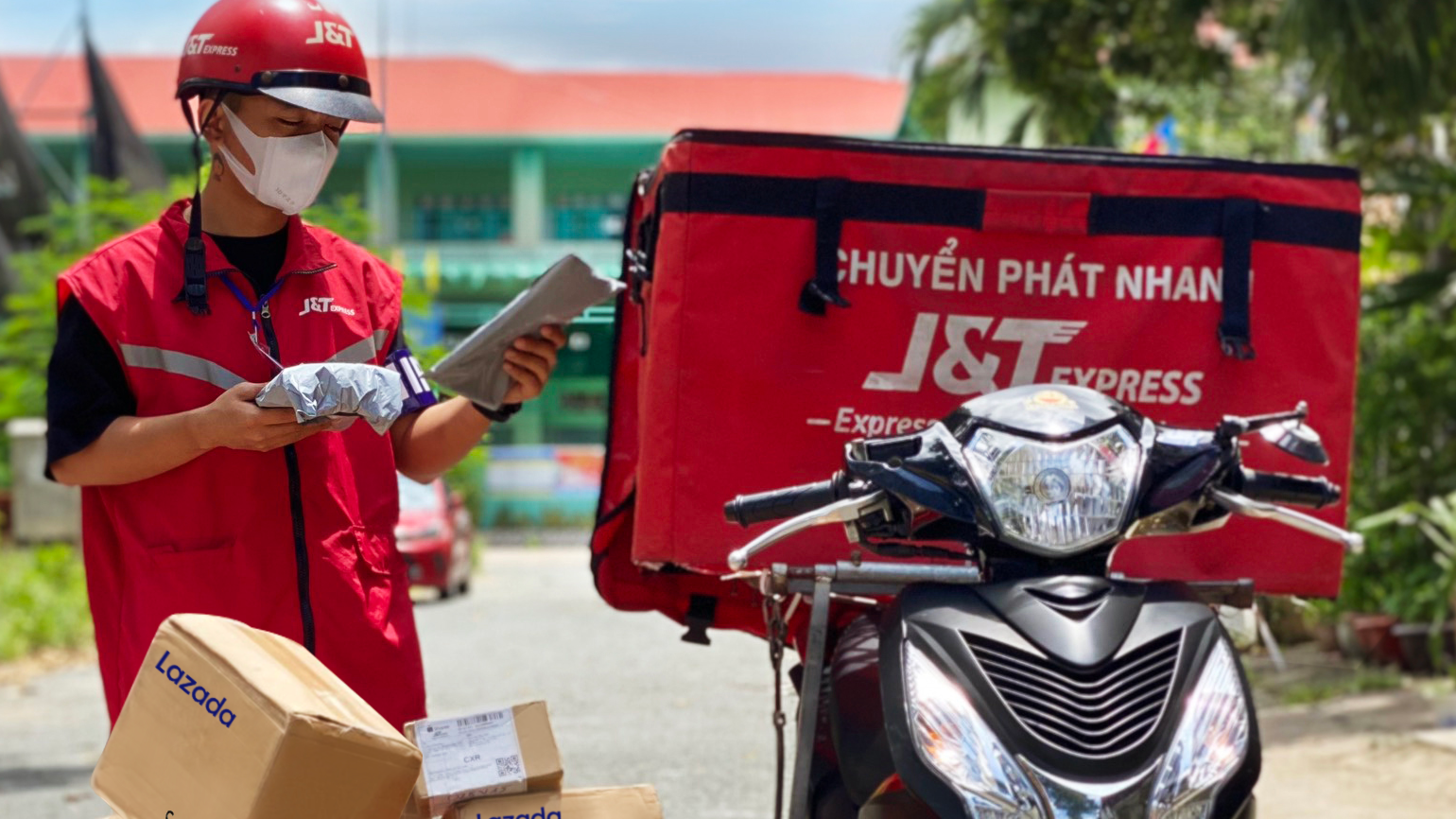 Mùa mua sắm cuối năm: phí sàn tăng, lợi nhuận người bán bị bào mòn