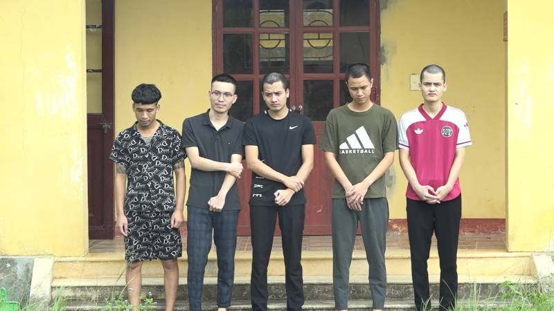 Triệt phá đường dây làm giấy tờ giả quy mô lớn