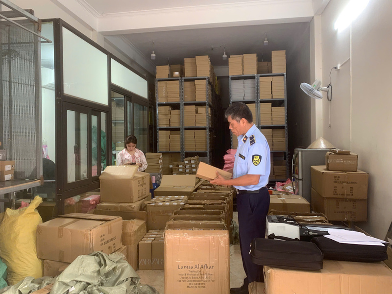 Phát hiện hơn 7.500 sản phẩm có dấu hiệu giả nhãn hiệu ZARA