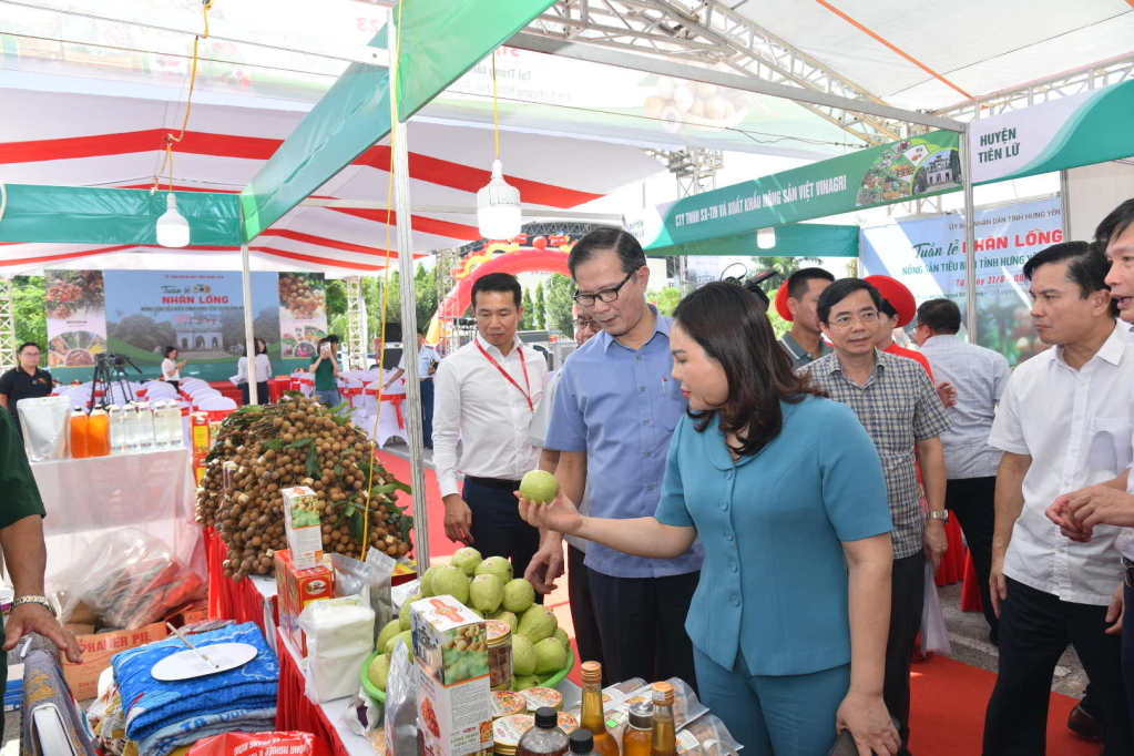 Hội chợ thương mại lớn nhất Đồng bằng Bắc Bộ 2025 sẽ diễn ra tại Hưng Yên. (Ảnh minh họa) Hội chợ thương mại lớn nhất Đồng bằng Bắc Bộ 2025 sẽ diễn ra tại Hưng Yên. (Ảnh minh họa)