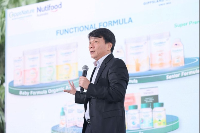 Ông Trần Bảo Minh, Phó Chủ tịch HĐQT Nutifood cho biết, sản phẩm GippsNature và Nutifood Australia, đảm bảo tiêu chuẩn quốc tế được duy trì nhất quán tại thị trường Việt Nam. Ông Trần Bảo Minh, Phó Chủ tịch HĐQT Nutifood cho biết, sản phẩm GippsNature và Nutifood Australia, đảm bảo tiêu chuẩn quốc tế được duy trì nhất quán tại thị trường Việt Nam.