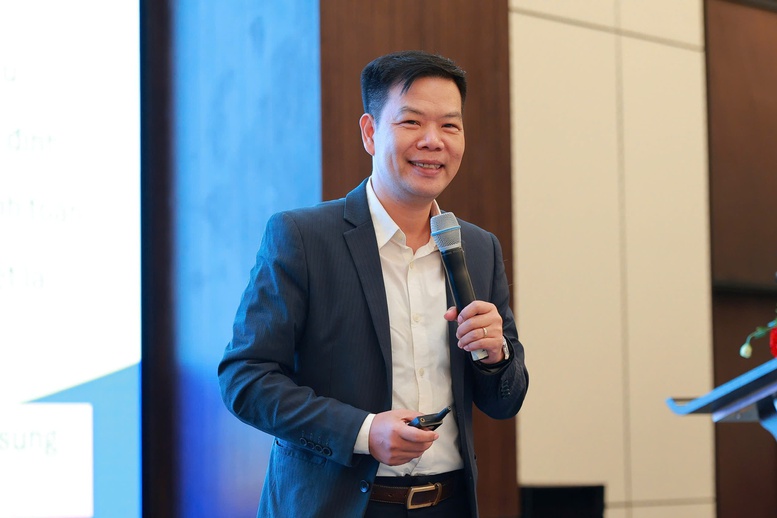 Ông Nguyễn Hữu Tuấn, Giám đốc Trung tâm Phát triển Thương mại điện tử và Công nghệ số: Thương mại điện tử Việt Nam đang bước vào giai đoạn "vàng" khi hạ tầng, hành vi tiêu dùng và khung pháp lý đều đã sẵn sàng Ông Nguyễn Hữu Tuấn, Giám đốc Trung tâm Phát triển Thương mại điện tử và Công nghệ số: Thương mại điện tử Việt Nam đang bước vào giai đoạn "vàng" khi hạ tầng, hành vi tiêu dùng và khung pháp lý đều đã sẵn sàng