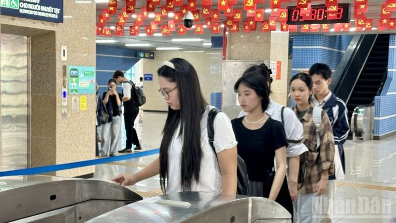 Từ ngày 18/11, tuyến đường sắt Cát Linh-Hà Đông chuyển hệ thống thẻ vé mới