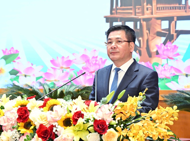 Bộ trưởng Bộ Công Thương Nguyễn Hồng Diên: Quan hệ hợp tác kinh tế, thương mại giữa hai nước Việt Nam - Lào nói chung, thương mại biên giới nói riêng ngày càng khởi sắc và tăng trưởng mạnh mẽ - Ảnh: BTC