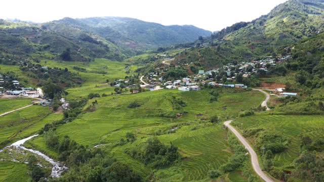 Một góc nông thôn mới xã Măng Ri, tỉnh Quảng Ngãi. (Ảnh: tổng hợp)