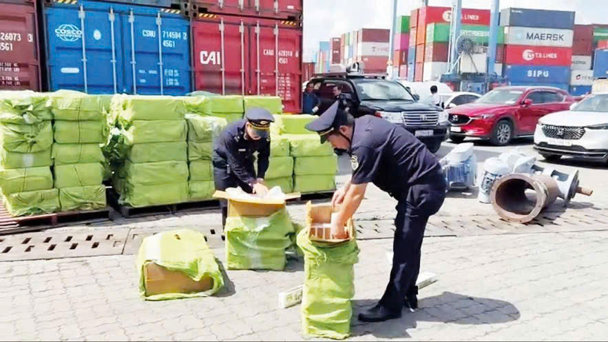 Hải quan tăng cường kiểm soát, ngăn chặn buôn lậu thuốc lá ngay từ biên giới