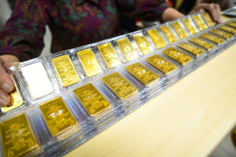 Giá vàng hôm nay 12/11: Tiếp tục tăng