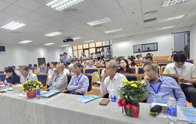 Thúc đẩy chế phẩm sinh học trên lúa: 'Tấm vé xanh' cho hạt gạo Việt