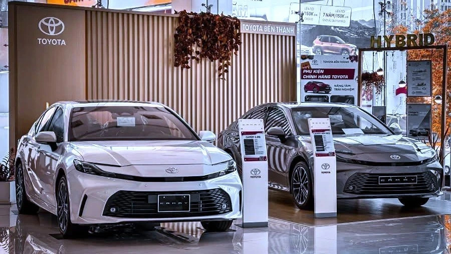 Thị trường ô tô phục hồi mạnh, “xe xanh” chiếm ưu thế cuối năm 2025