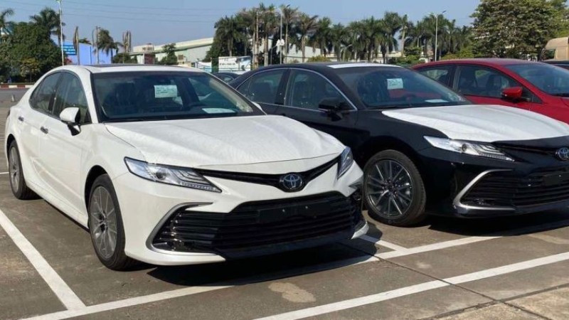 Toyota Việt Nam triệu hồi gần 7.600 xe