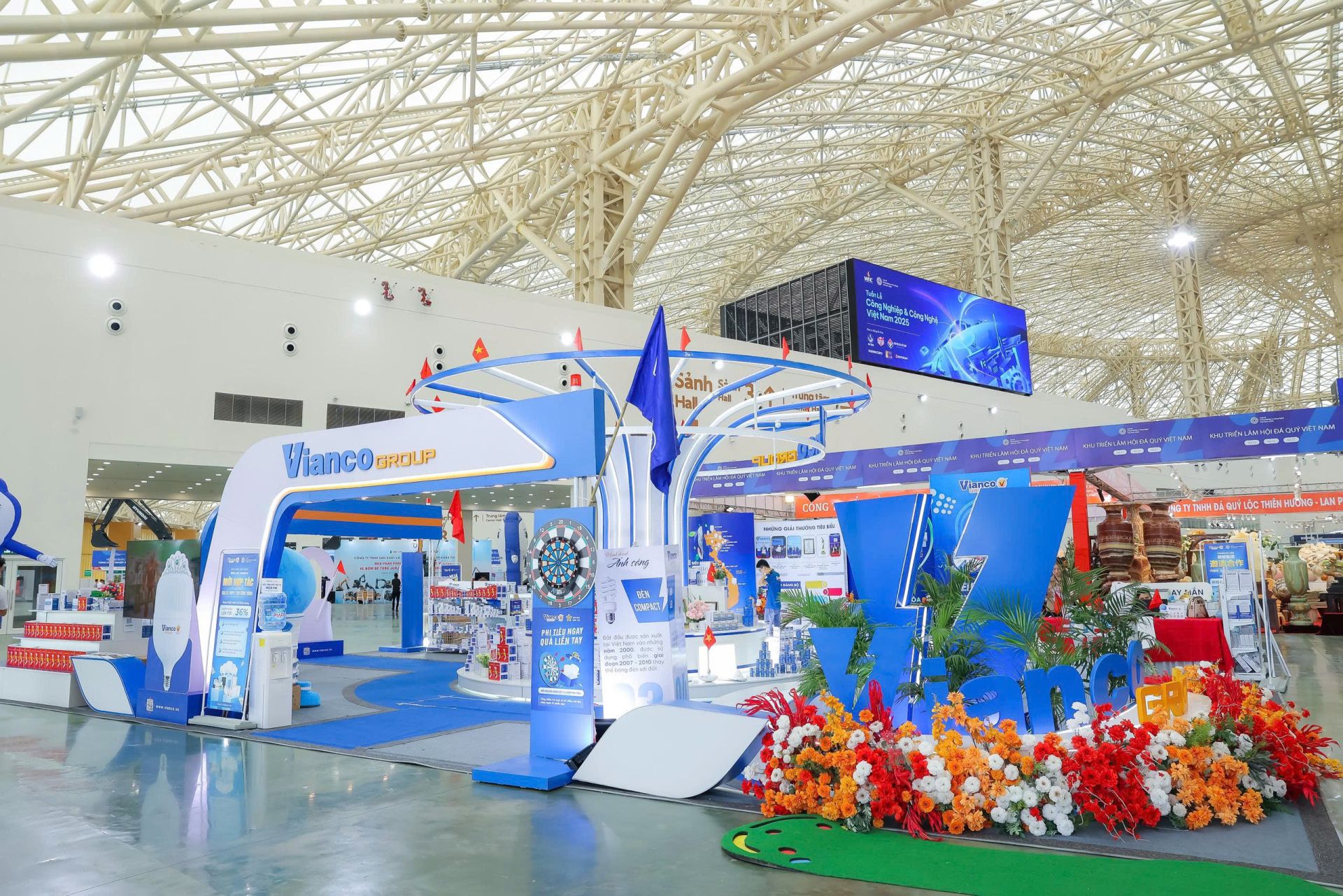 Vianco Group quảng bá giải pháp chiếu sáng tại Hội chợ Quốc tế Hàng Công nghiệp Việt Nam 2025