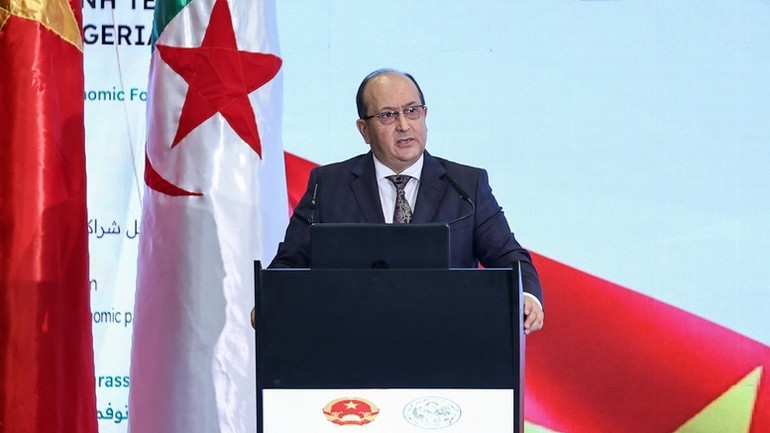 Thủ tướng Algeria Sifi Ghrieb phát biểu ý kiến tại Diễn đàn Kinh tế Việt Nam-Algeria.