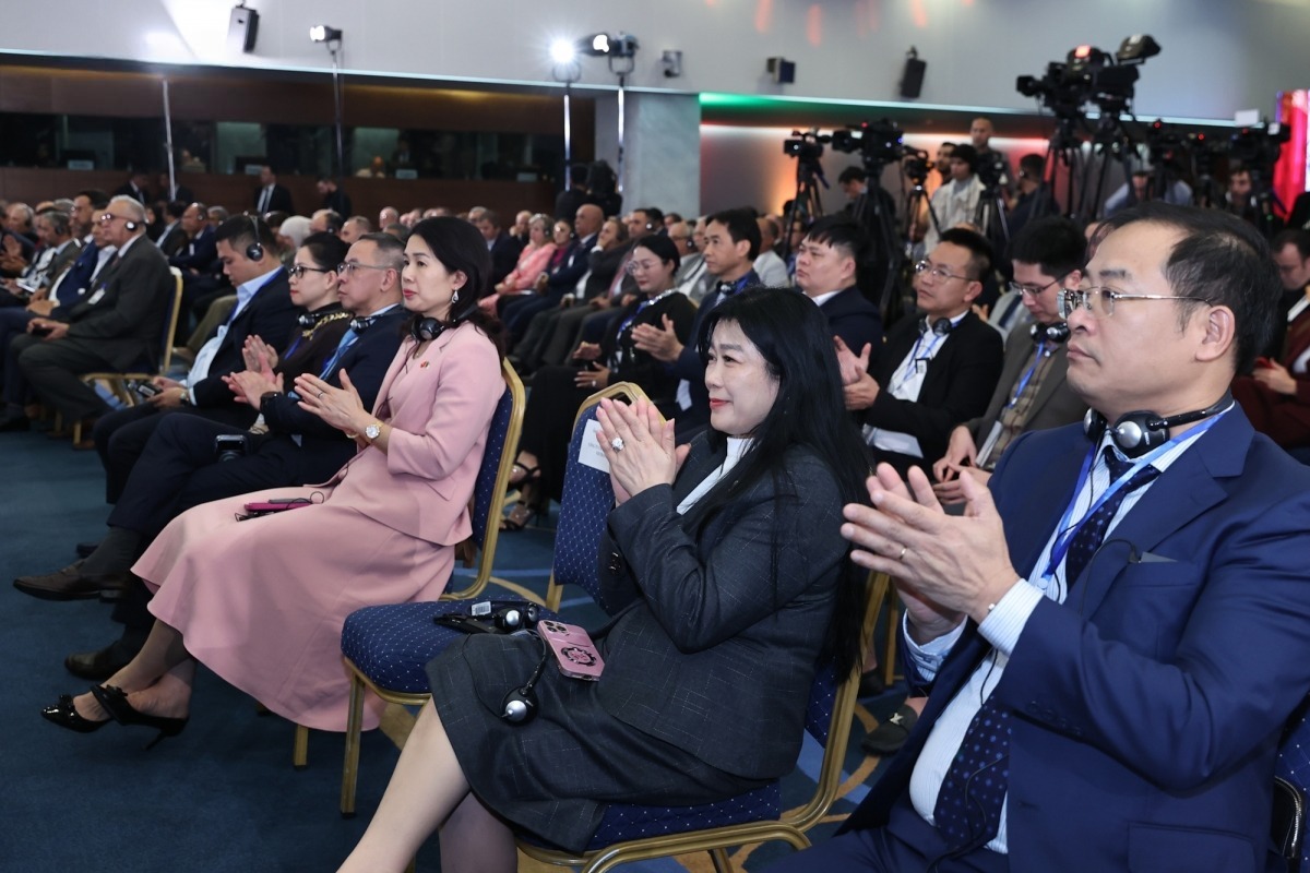 Các đại biểu tham dự diễn đàn.