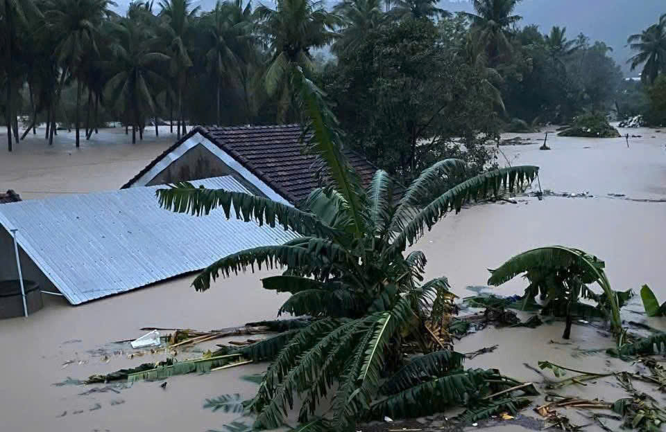 Thời tiết cực đoan năm 2025: Bão nhiều bất thường, mưa lũ dồn dập gây thiệt hại nặng tại Trung bộ