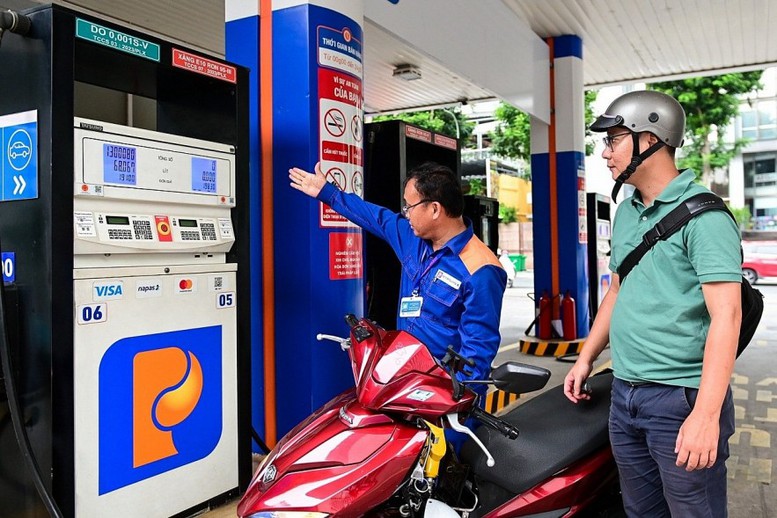 Giá xăng dầu giảm mạnh