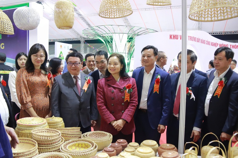 Hội chợ Triển lãm hàng công nghiệp nông thôn: Nơi hội tụ sản phẩm tiêu biểu cả nước
