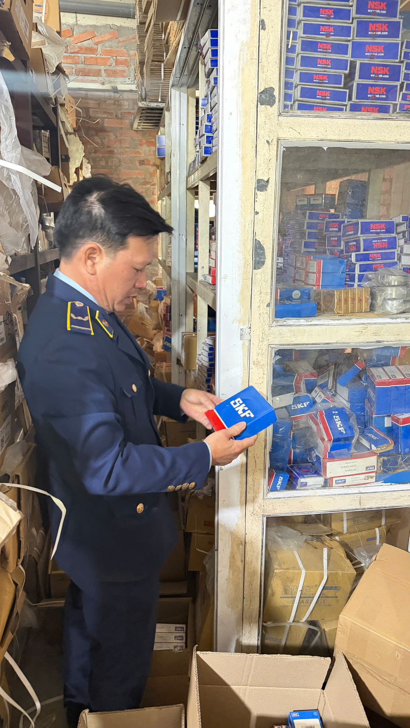 Phát hiện gần 30.000 vòng bi nghi giả mạo nhãn hiệu SKF tại Hà Nội