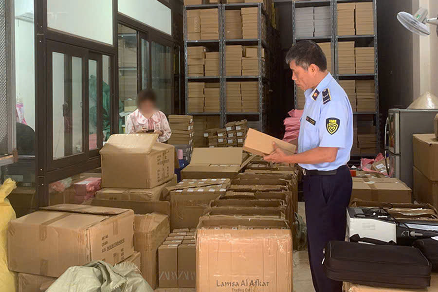 Tăng cường kiểm soát, quản lý thị trường online, kiên trì ngăn chặn hàng giả