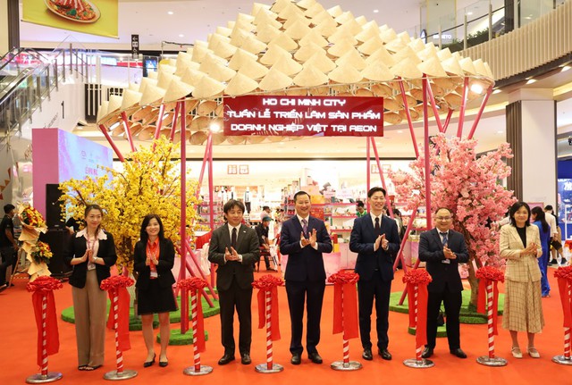 Khai mạc Tuần lễ kết nối giao thương, đưa hàng Việt vào hệ thống AEON Việt Nam. Ảnh: VGP/LA