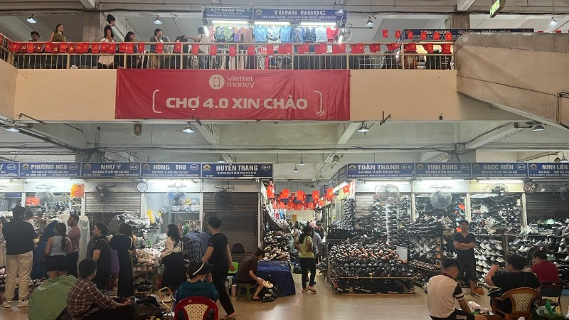 Giá USD trong nước tháng 11 biến động ngược chiều với giá thế giới