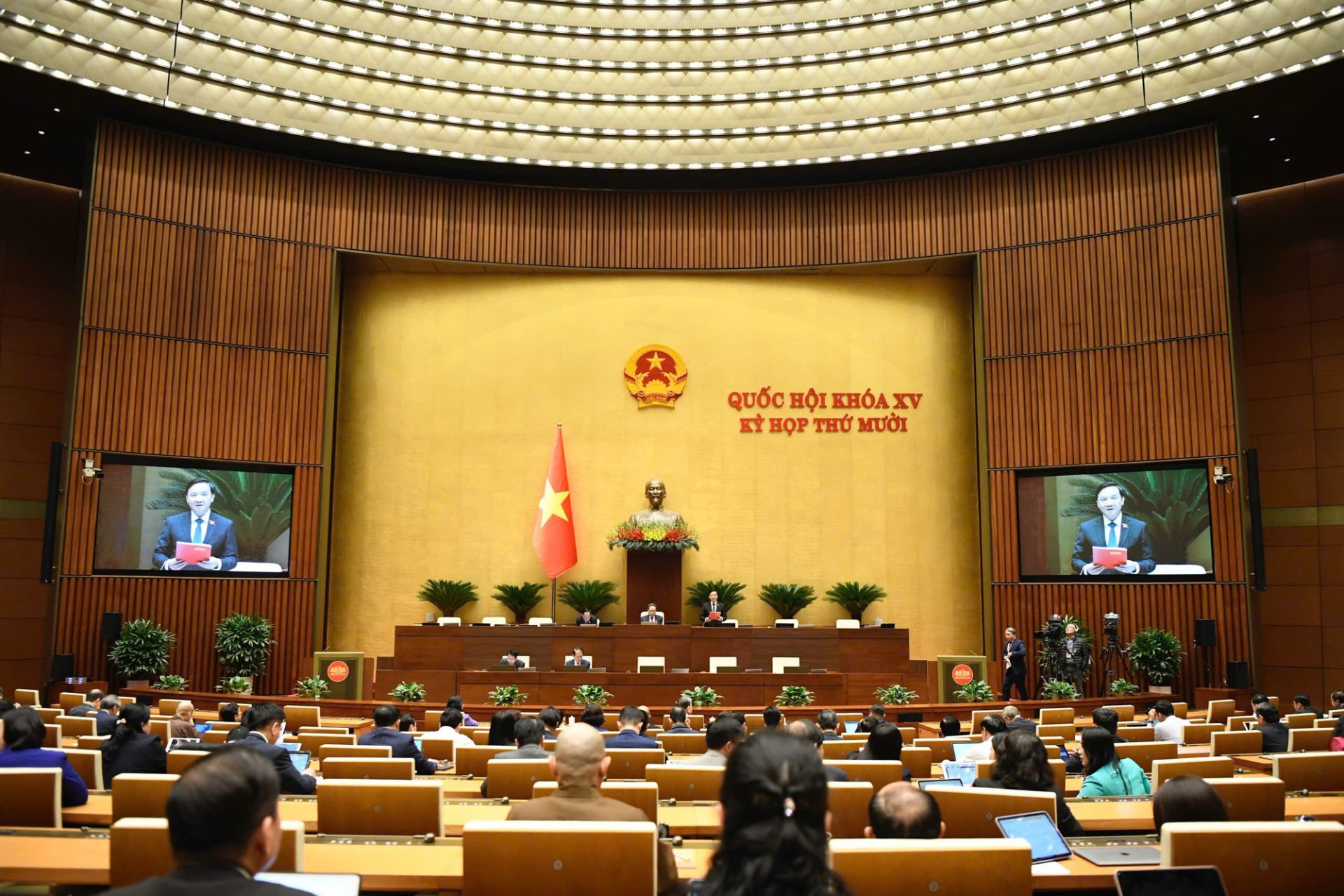 Quốc hội xem xét chủ trương đầu tư sân bay Gia Bình, cơ chế đặc biệt làm đường sắt tốc độ cao