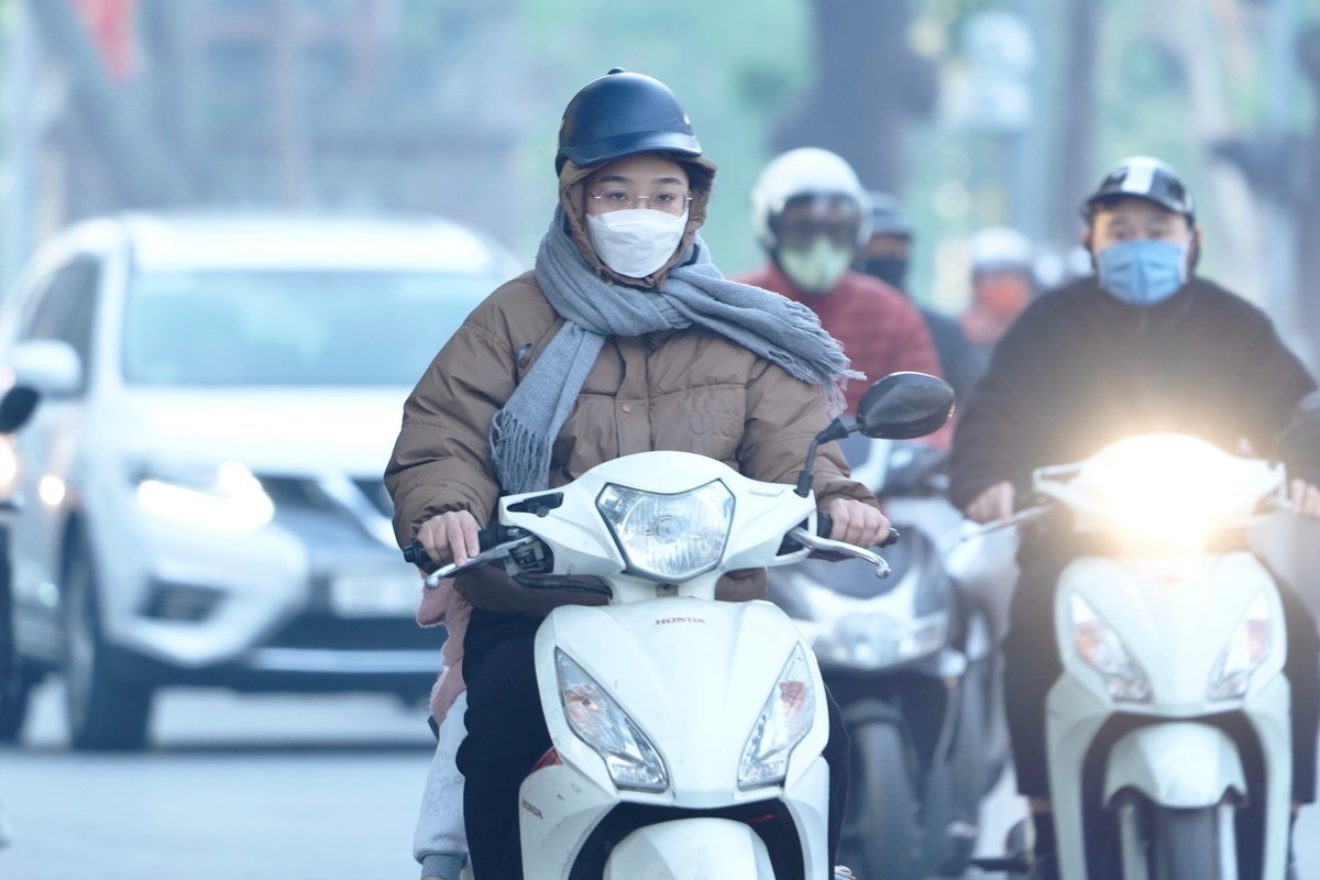 Bắc Bộ ngày hửng nắng, đêm rét lạnh; Trung Bộ mưa lớn