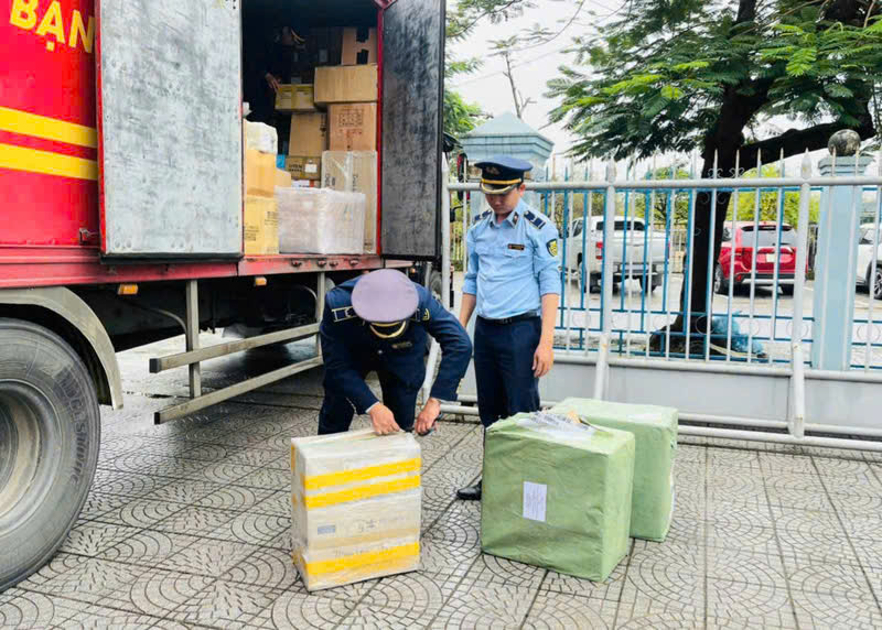 Thành phố Huế siết chặt kiểm soát thị trường khi thủ đoạn buôn lậu và hàng giả ngày càng tinh vi