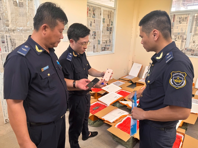 Hải quan phát hiện, xử lý hơn 2.100 vụ buôn lậu trong tháng 11