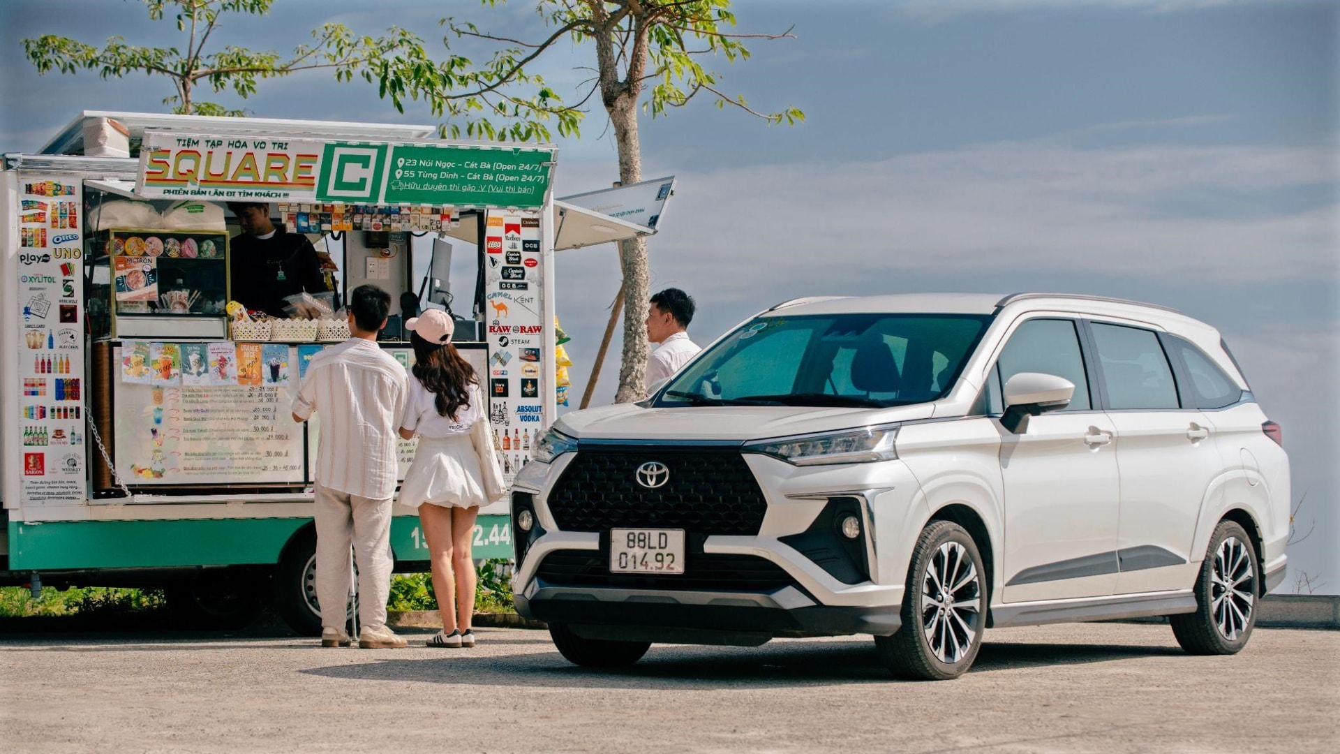 Khuyến mại 100% phí trước bạ và 1 năm bảo hiểm thân vỏ khi mua Veloz Cross