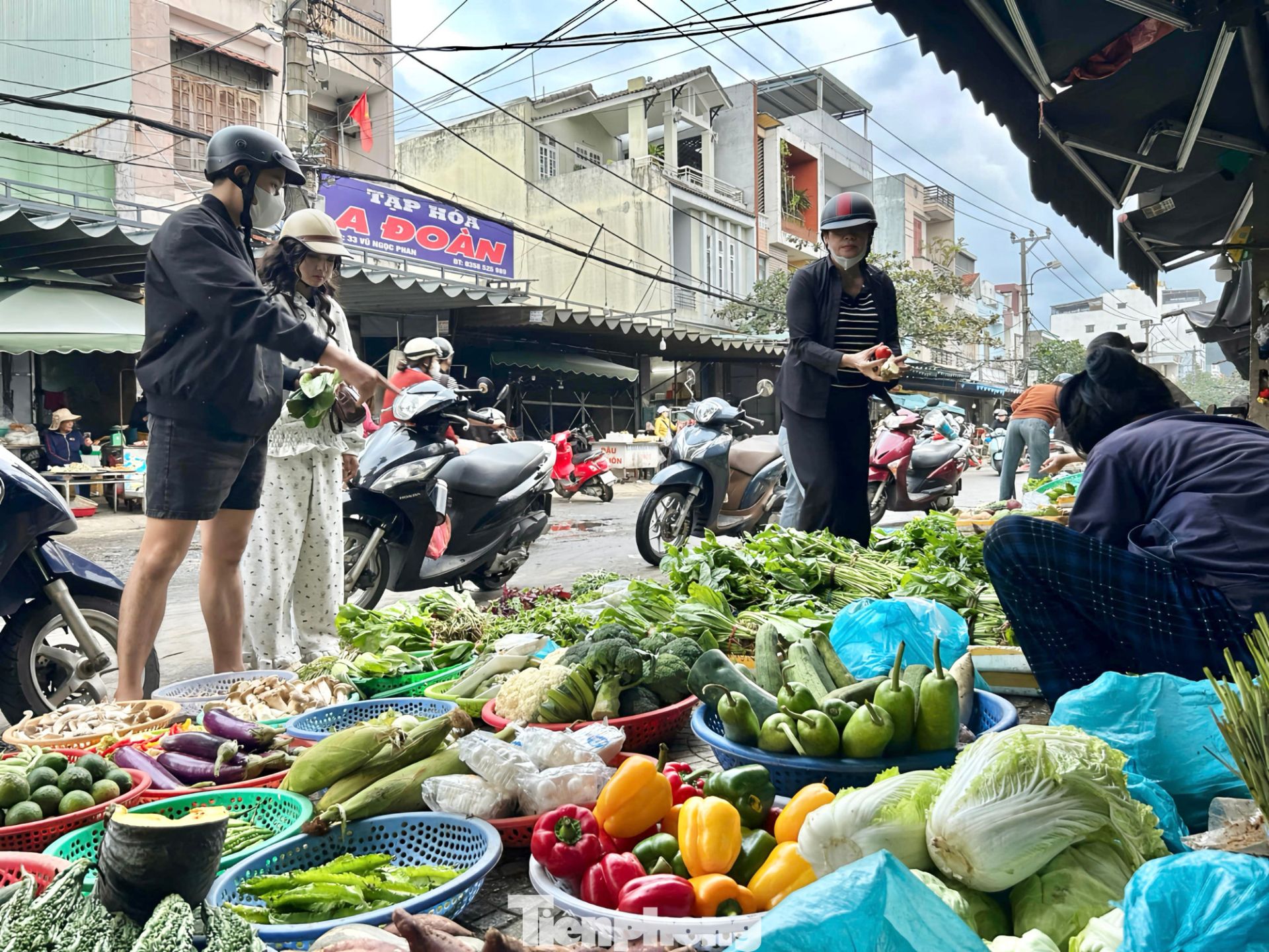 Người Đà Nẵng “choáng” vì giá rau, ớt tăng cao chưa từng thấy