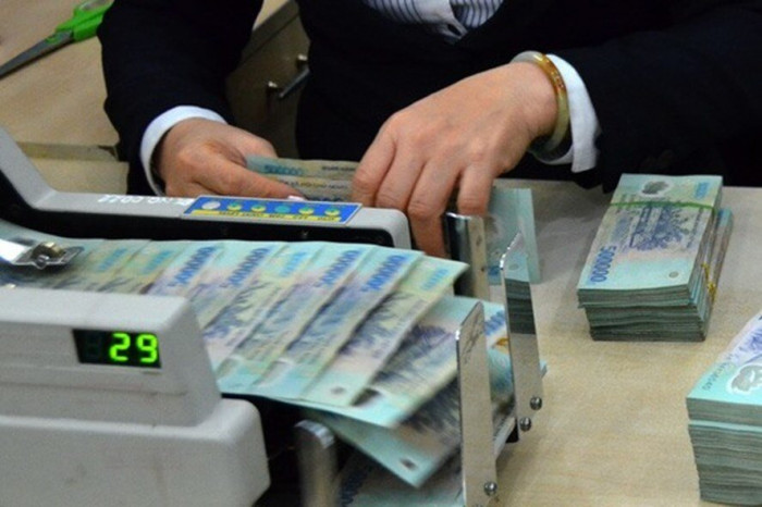 Lãi suất ngắn hạn chạm trần, ngân hàng tăng tốc hút vốn cuối năm