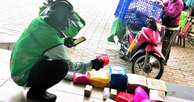 Chuyển khoản 145.000 đồng cho shipper, người đàn ông suýt mất 3,5 triệu đồng mỗi tháng vì bẫy bảo hiểm tự động