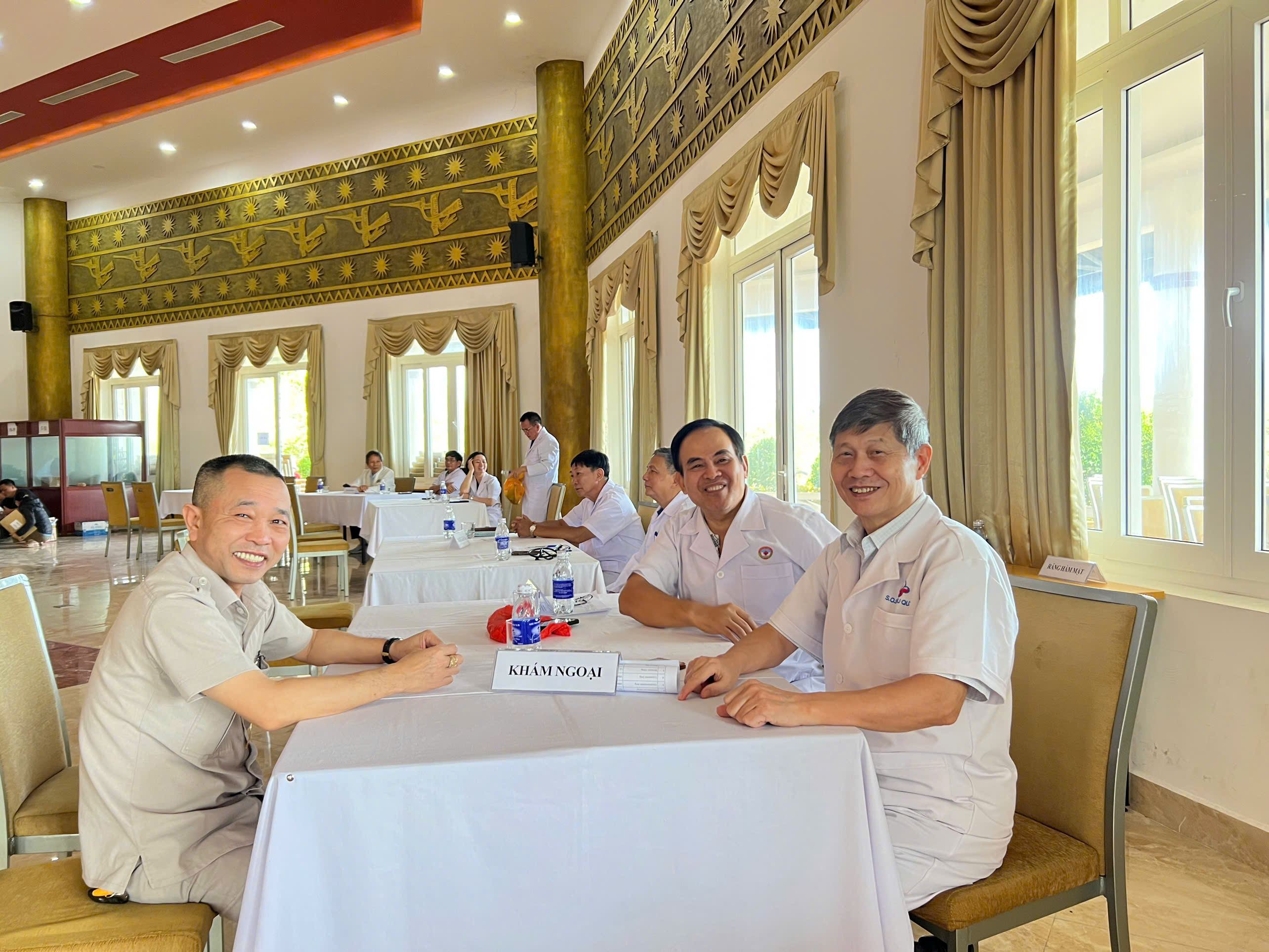 Khám bệnh, tặng quà cho 550 hộ chính sách và khó khăn sau cơn lũ thế kỷ tại Đắk Lắk