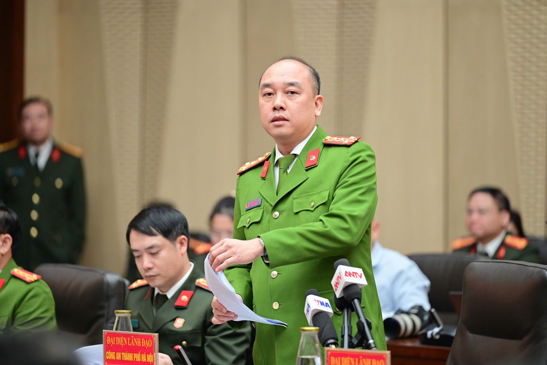 Đại t&aacute; Nguyễn Đức Long tại họp b&aacute;o chiều 15/12.