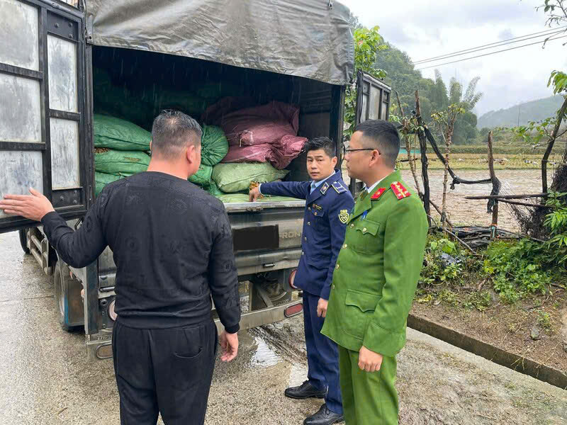 Cao Bằng: Thu giữ hơn 1,8 tấn nguyên liệu thuốc lá không rõ nguồn gốc