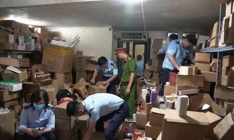 Phát hiện hàng nghìn sản phẩm “hàng hiệu” nghi giả mạo