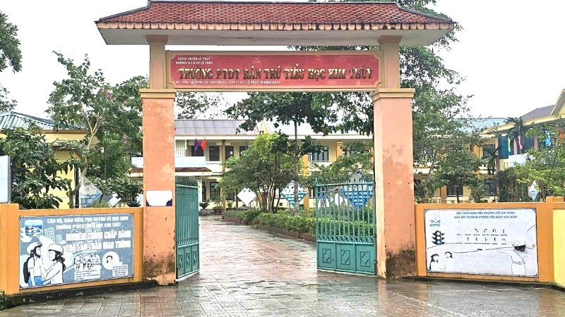 Cách chức Hiệu trưởng, Phó hiệu trưởng trường tiểu học để xảy ra ngộ độc thực phẩm tập thể