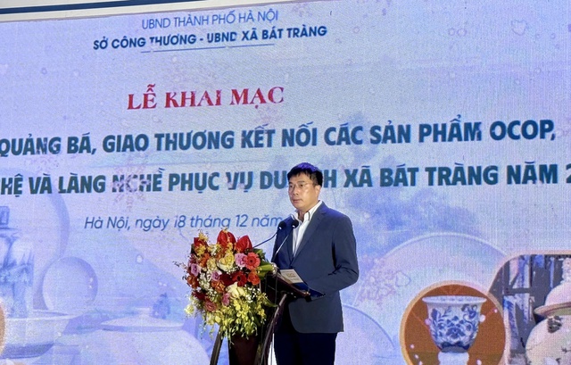 &Ocirc;ng Ho&agrave;ng Minh L&acirc;m, Gi&aacute;m đốc Trung t&acirc;m Khuyến c&ocirc;ng v&agrave; X&uacute;c tiến Thương mại H&agrave; Nội ph&aacute;t biểu khai mạc Triển l&atilde;m. Ảnh: VGP/TL