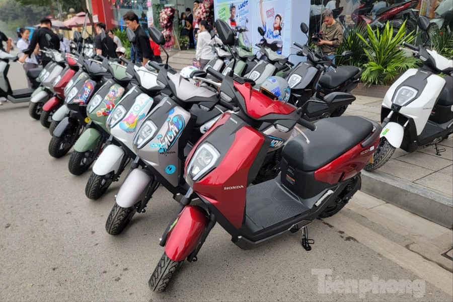 Xe máy điện của Honda giảm giá mạnh tại đại lý