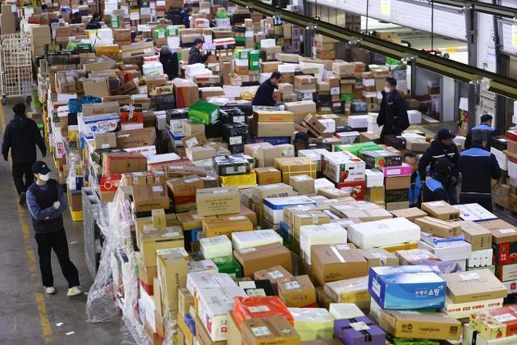 Gỡ bỏ hơn 50.000 sản phẩm vi phạm trên các sàn thương mại điện tử