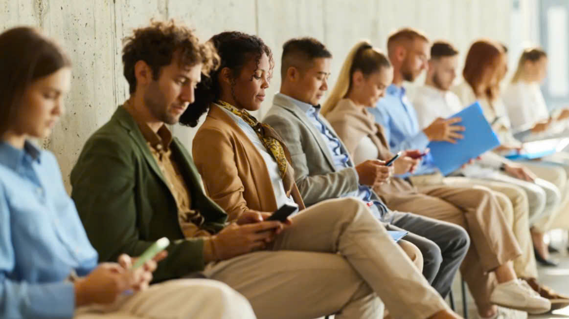 LinkedIn dự b&aacute;o, năm 2026, cơ hội nghề nghiệp lớn nhất của người trẻ nằm ở doanh nghiệp nhỏ v&agrave; vừa. (Ảnh: Skynesher)