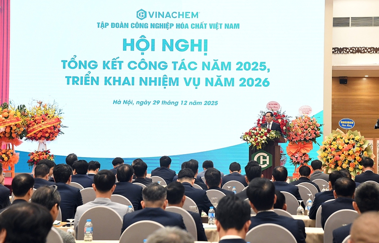 Ph&oacute; Thủ tướng ph&aacute;t biểu tại Hội nghị tổng kết c&ocirc;ng t&aacute;c năm 2025, triển khai nhiệm vụ năm 2026 của Tập đo&agrave;n, diễn ra tại H&agrave; Nội s&aacute;ng 29/12 - Ảnh: VGP/Hải Minh