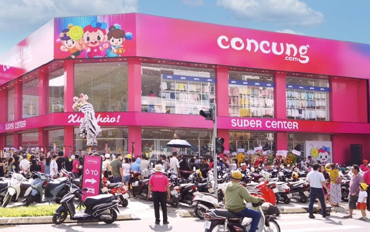 Thần tốc mở 300 cửa h&agrave;ng trong năm 2025, Con Cưng hiện dẫn đầu về số lượng cửa h&agrave;ng Mẹ & B&eacute; tại Việt Nam theo ghi nhận của Tổ chức Kỷ lục Việt Nam (th&aacute;ng 6/2025).